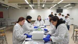 Estudiantes universitarios visitan IMPACT